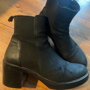 Black Heeled Boot 9 -  UO Vagabond Shoemak…